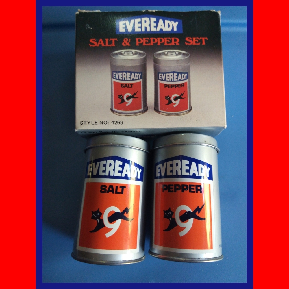 VINTAGE EVEREADY BATTERY SALT & PEPPER SHAKERS-NEW